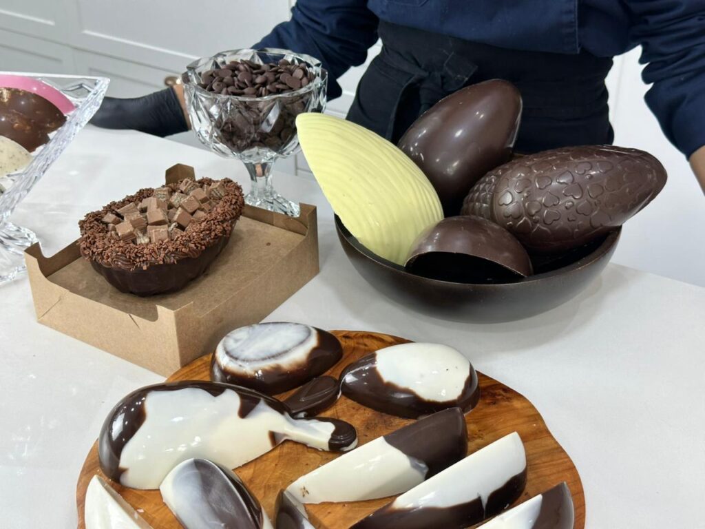 aprenda a fazer ovos de páscoa com a nova era da páscoa, de Marrara Bortoloti